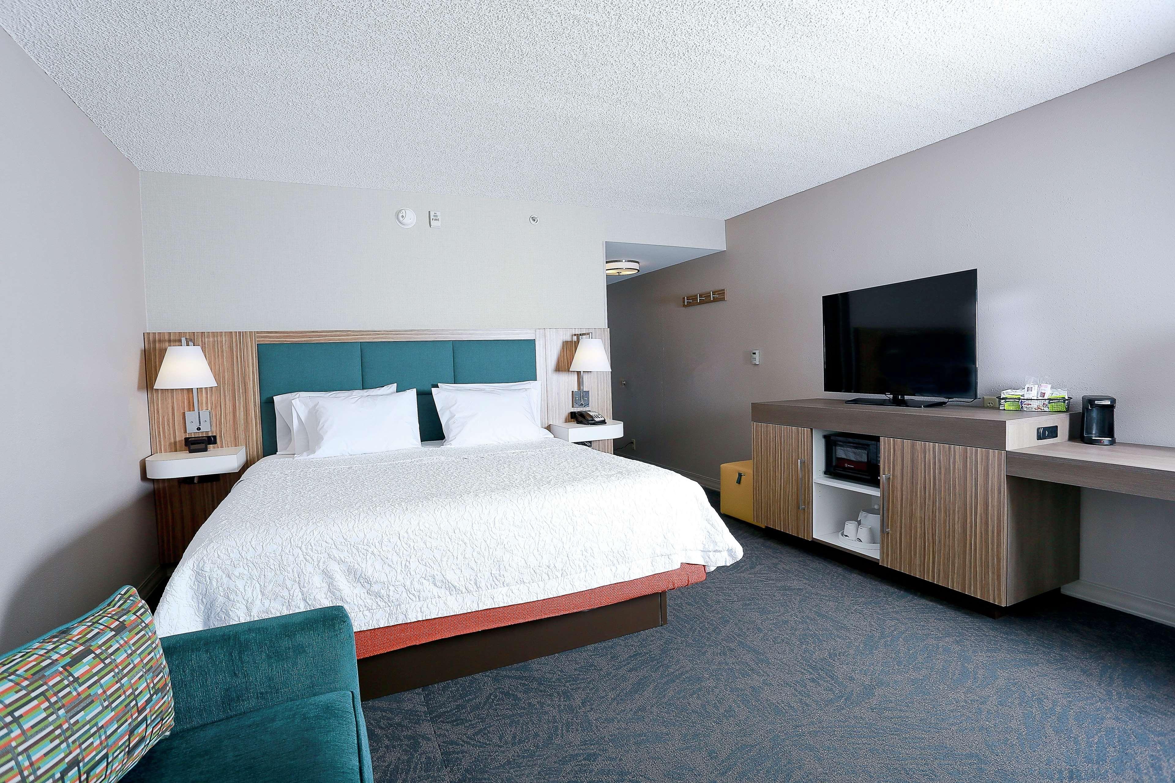 Hampton Inn & Suites Tampa-Уэсли-Чепел Экстерьер фото