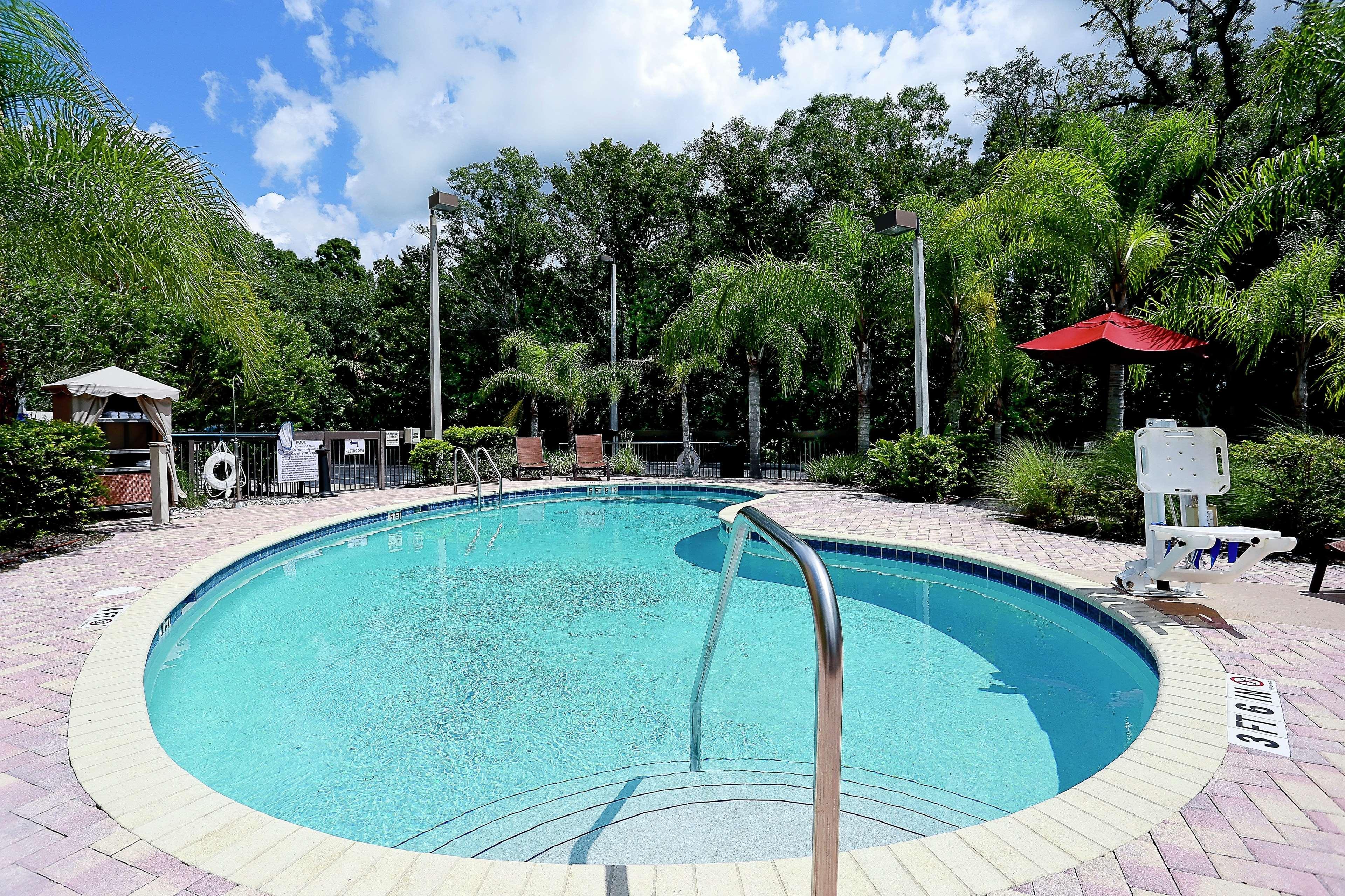 Hampton Inn & Suites Tampa-Уэсли-Чепел Экстерьер фото