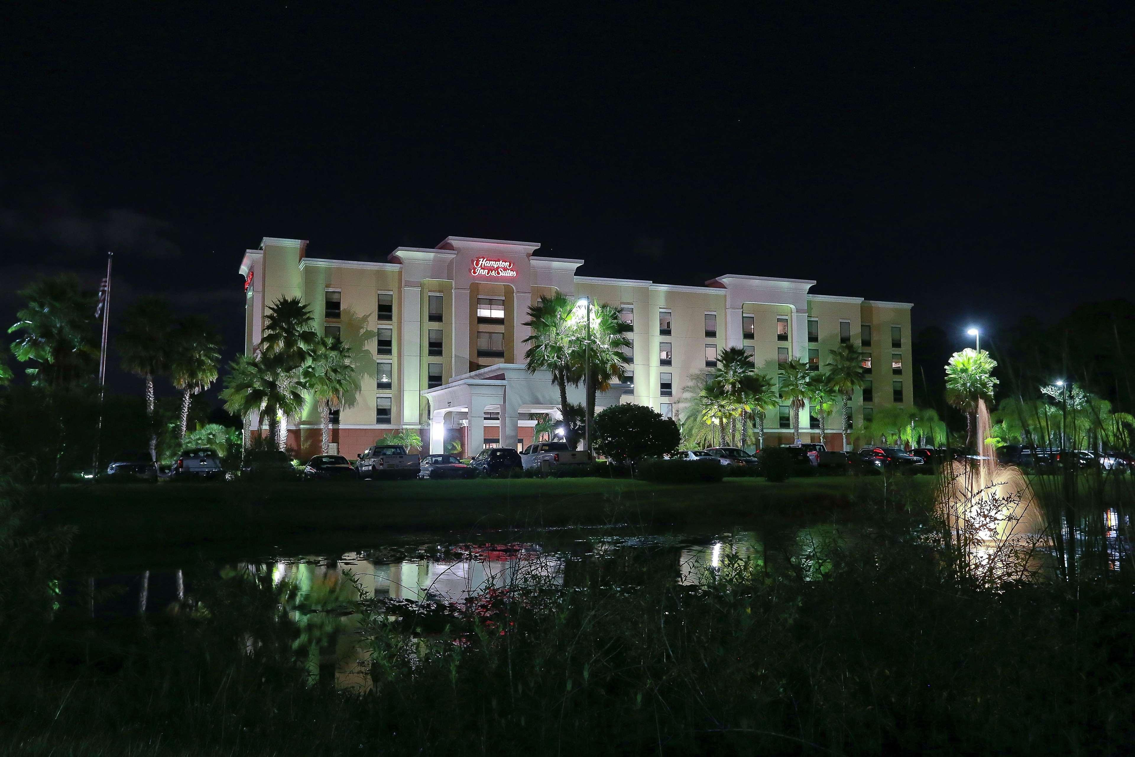 Hampton Inn & Suites Tampa-Уэсли-Чепел Экстерьер фото