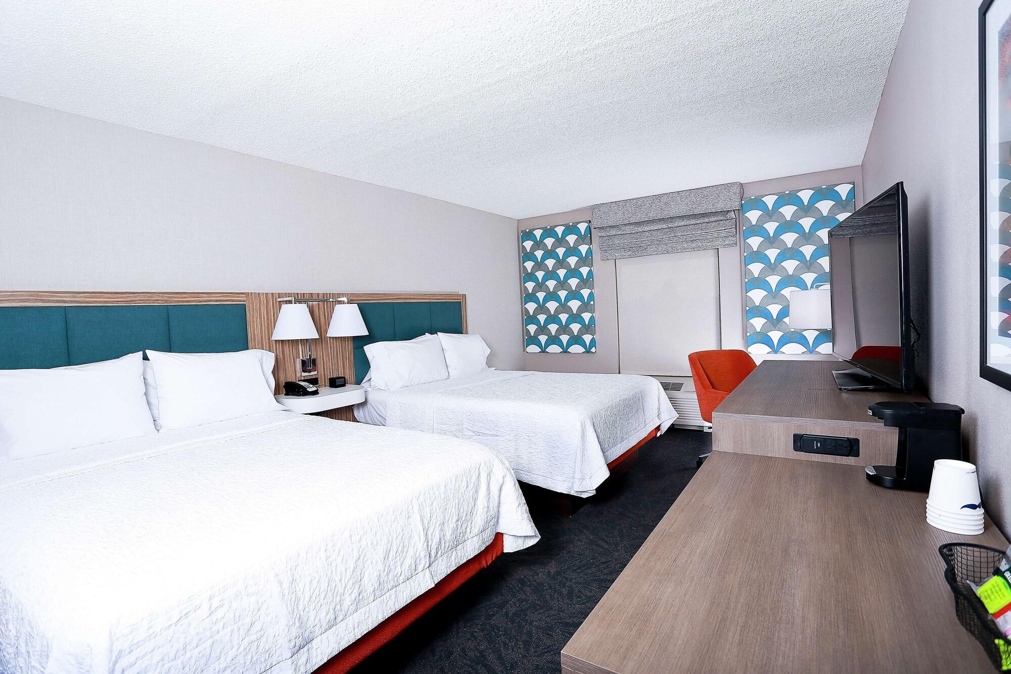 Hampton Inn & Suites Tampa-Уэсли-Чепел Экстерьер фото