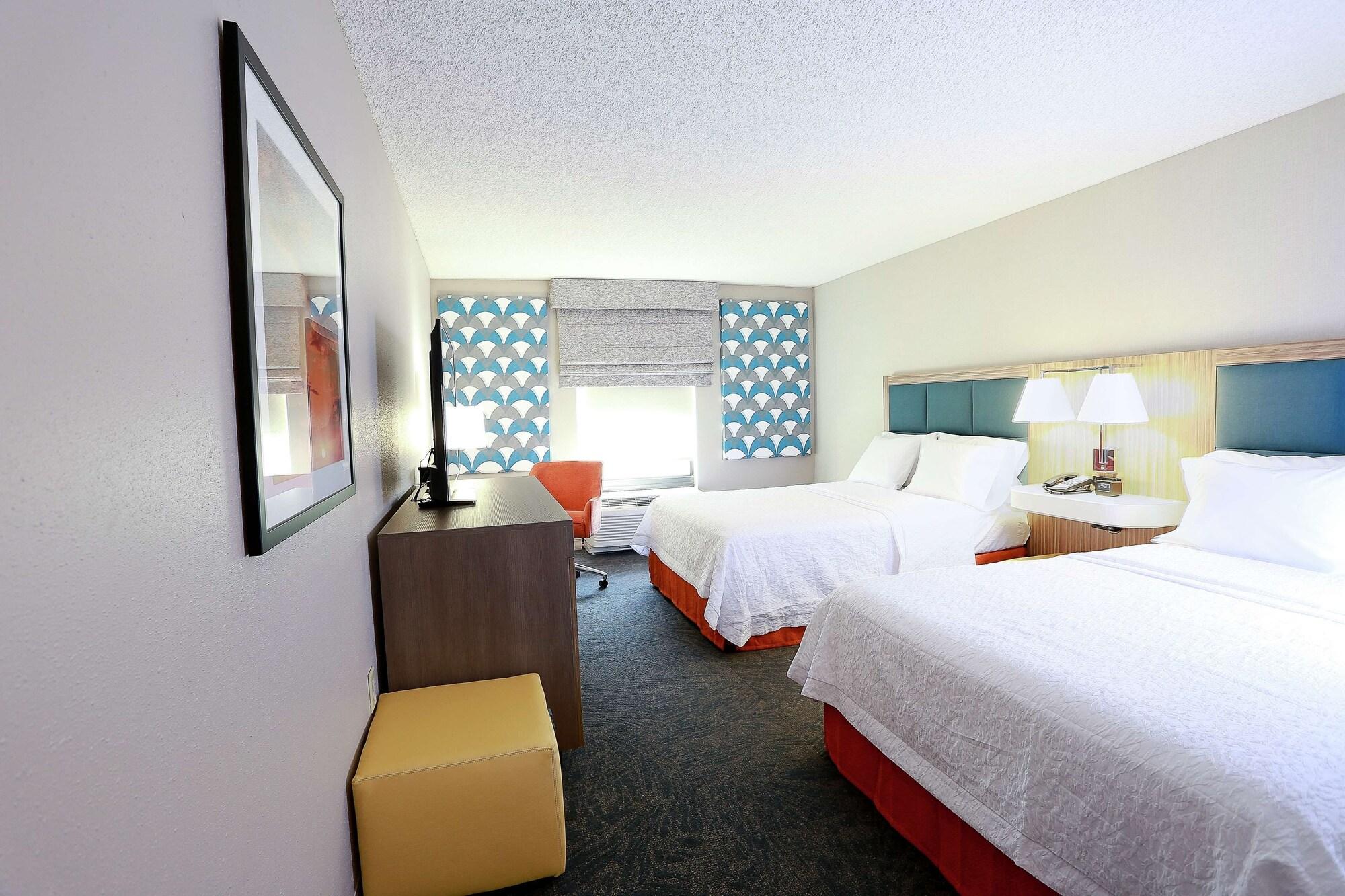Hampton Inn & Suites Tampa-Уэсли-Чепел Экстерьер фото