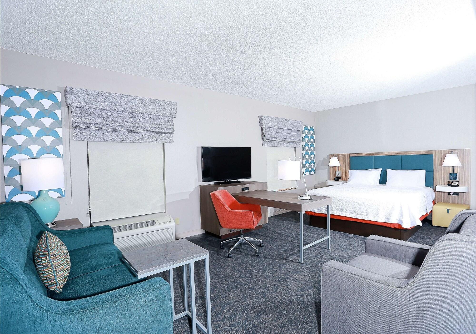 Hampton Inn & Suites Tampa-Уэсли-Чепел Экстерьер фото