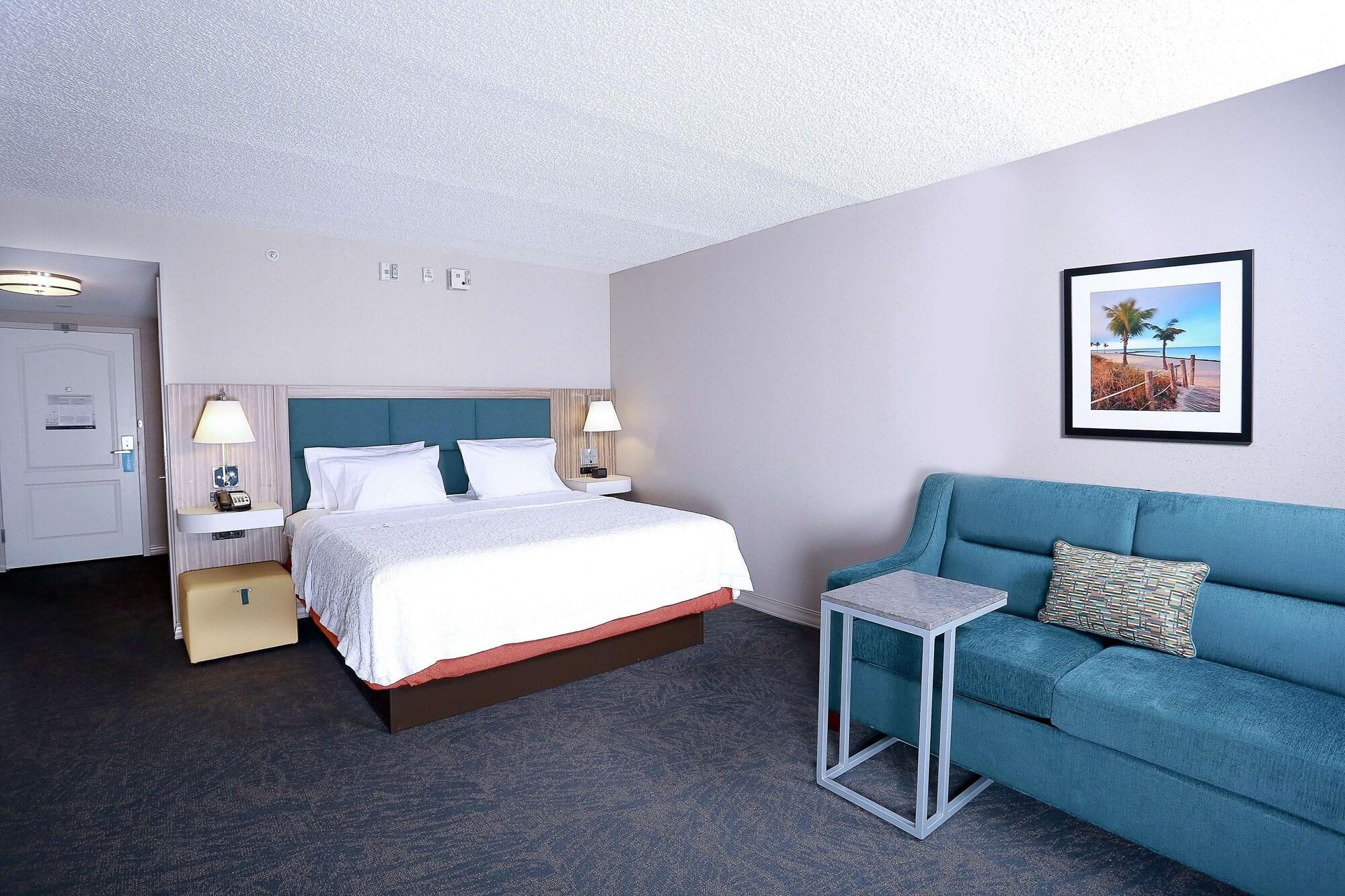 Hampton Inn & Suites Tampa-Уэсли-Чепел Экстерьер фото