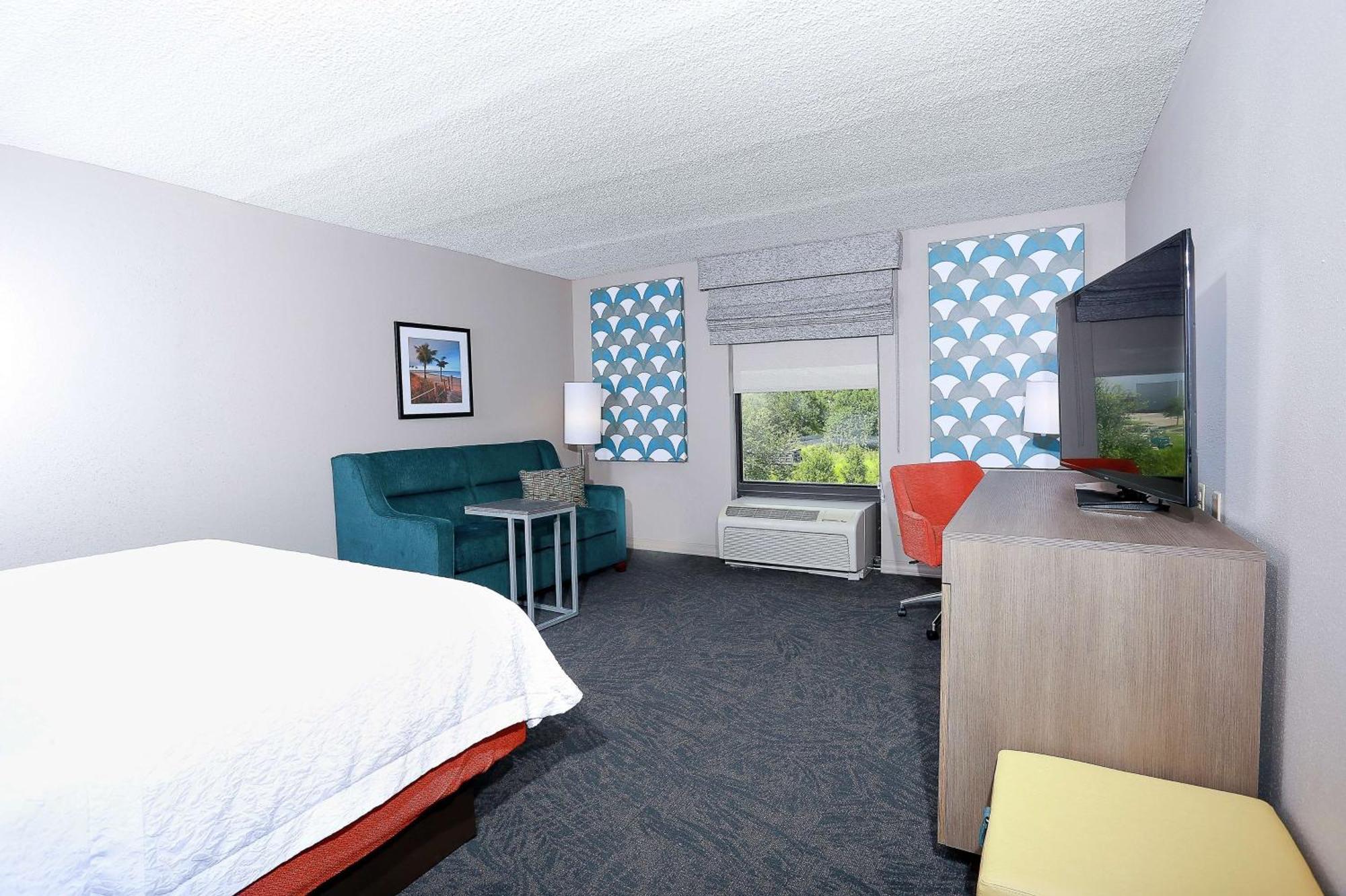 Hampton Inn & Suites Tampa-Уэсли-Чепел Экстерьер фото