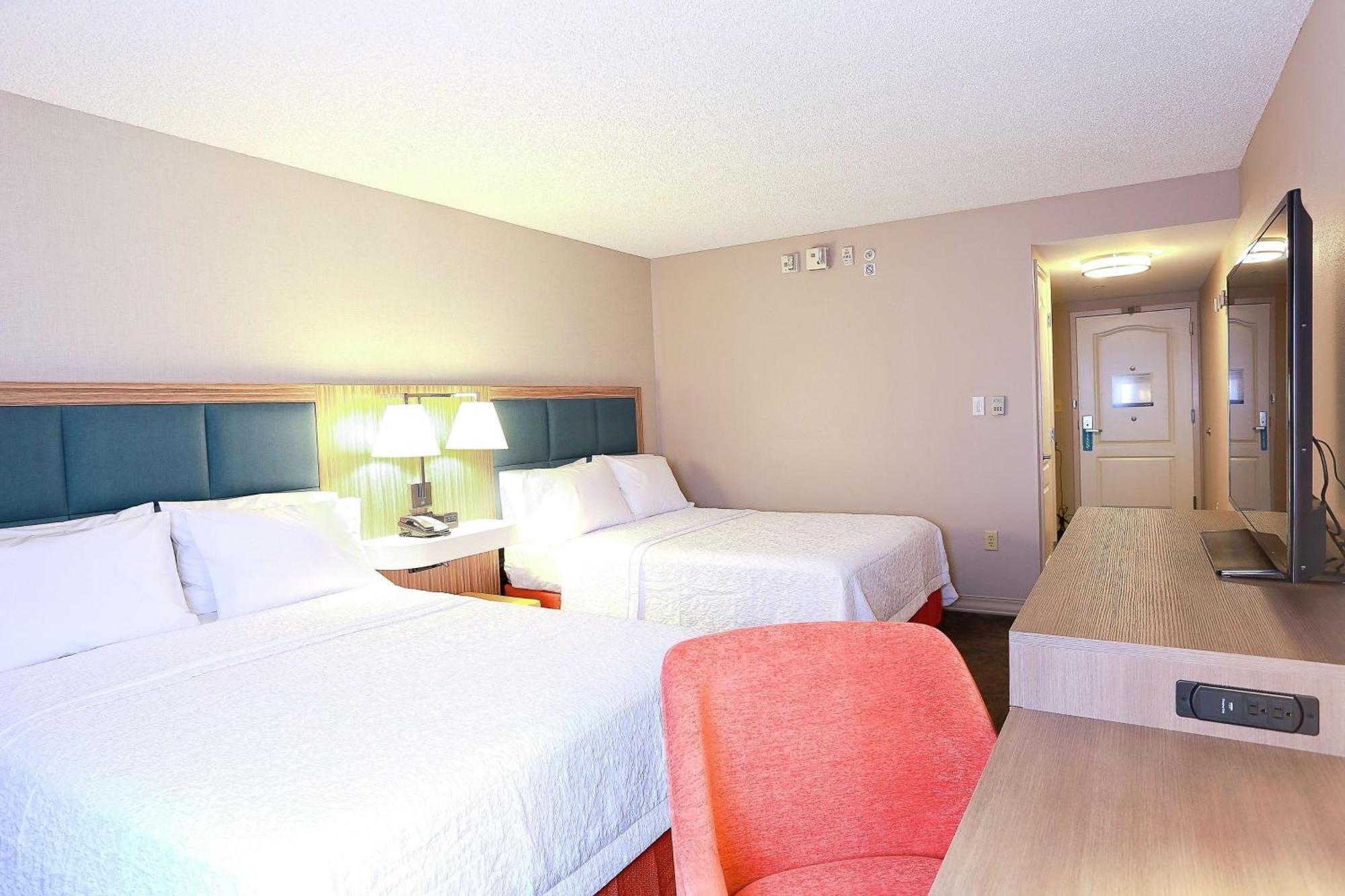 Hampton Inn & Suites Tampa-Уэсли-Чепел Экстерьер фото