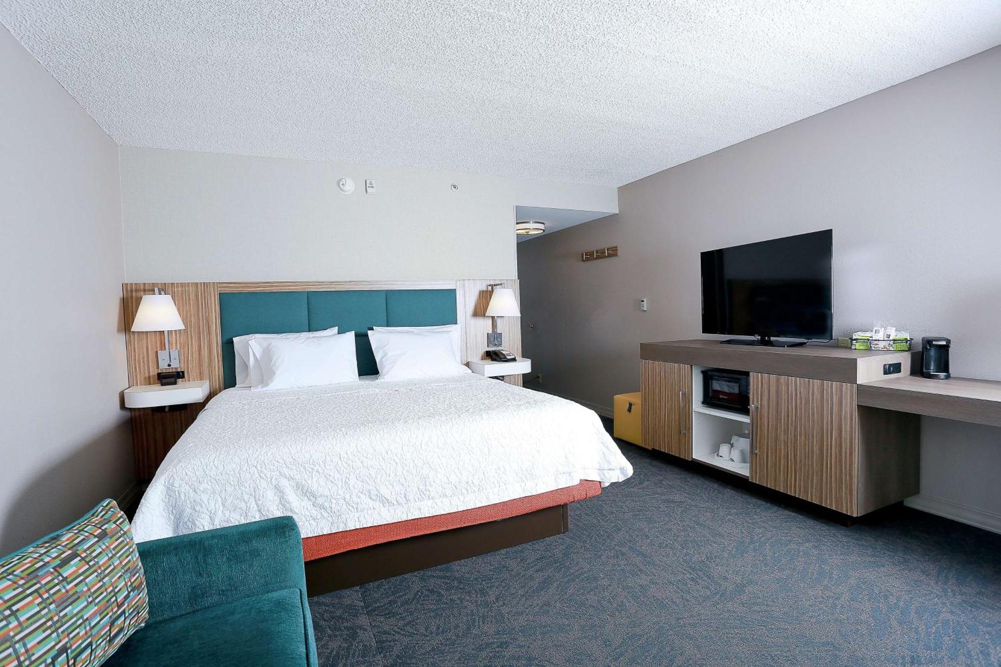 Hampton Inn & Suites Tampa-Уэсли-Чепел Экстерьер фото