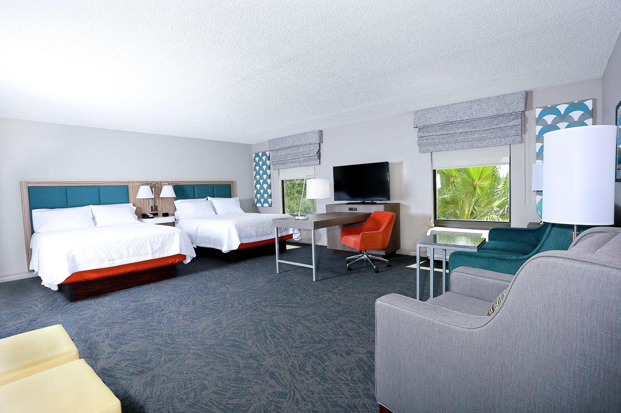 Hampton Inn & Suites Tampa-Уэсли-Чепел Экстерьер фото