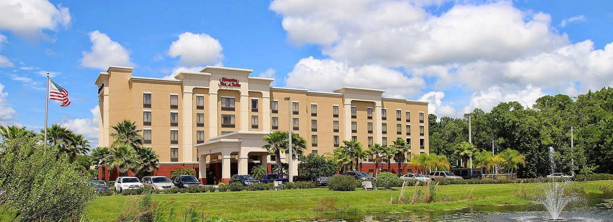 Hampton Inn & Suites Tampa-Уэсли-Чепел Экстерьер фото